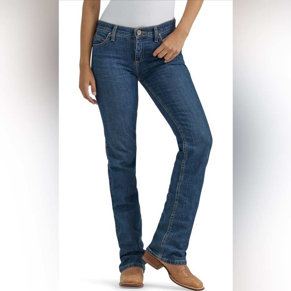 Wrangler Womens Q-Baby Mid Rise Boot Cut Jean